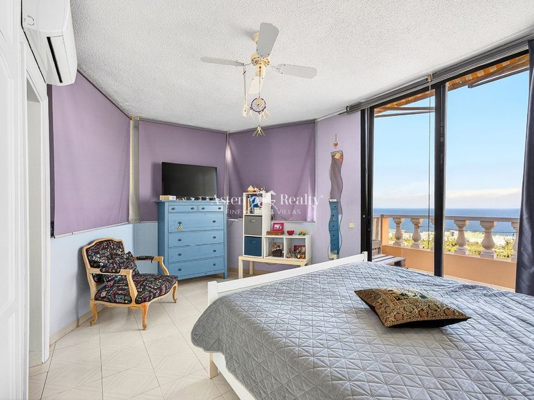 Villa for Sale in San Eugenio Alto, Tenerife 16