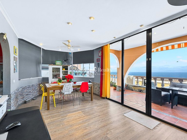 Villa for Sale in San Eugenio Alto, Tenerife 4