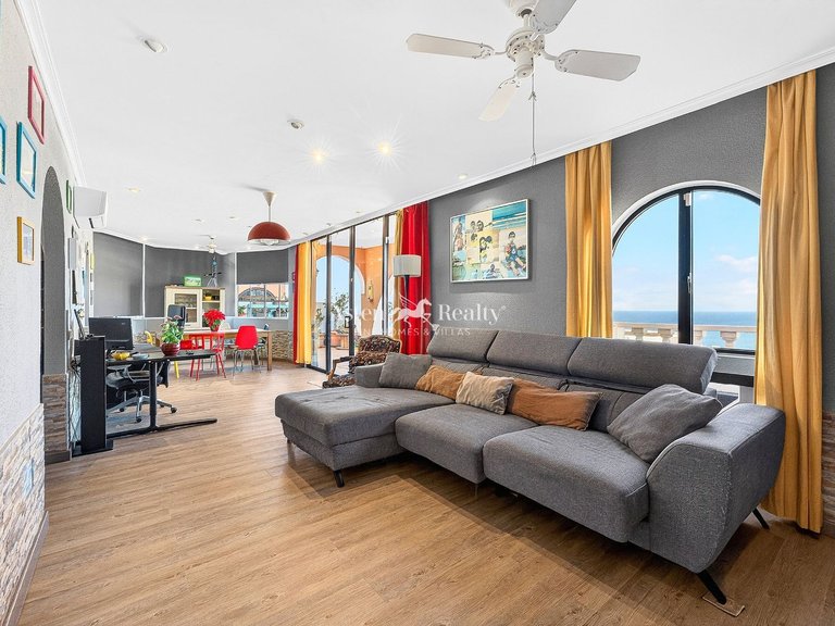 Villa for Sale in San Eugenio Alto, Tenerife 5