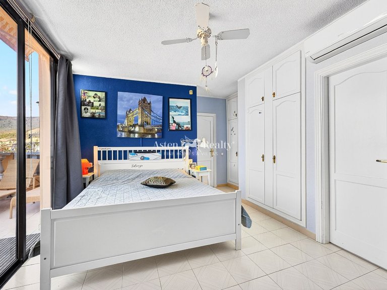 Villa for Sale in San Eugenio Alto, Tenerife 17