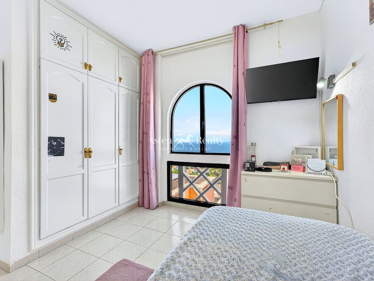 Villa for Sale in San Eugenio Alto, Tenerife 23