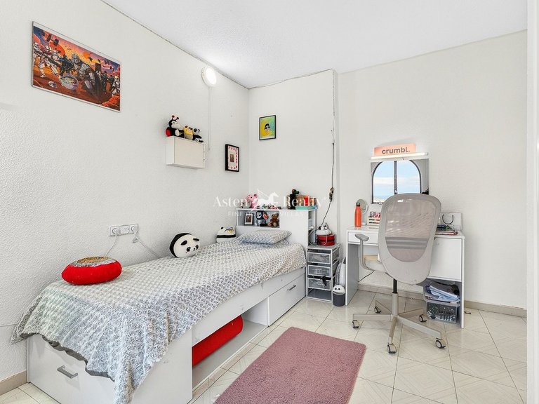 Villa for Sale in San Eugenio Alto, Tenerife 24