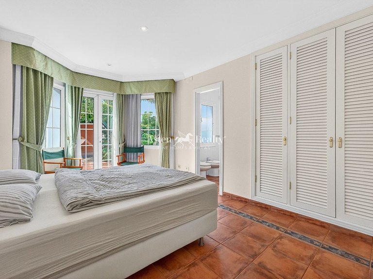 Villa for Sale in San Eugenio Bajo, Tenerife 20