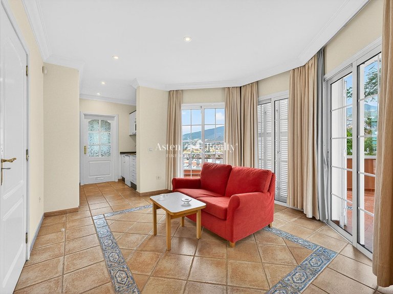 Villa for Sale in San Eugenio Bajo, Tenerife 32