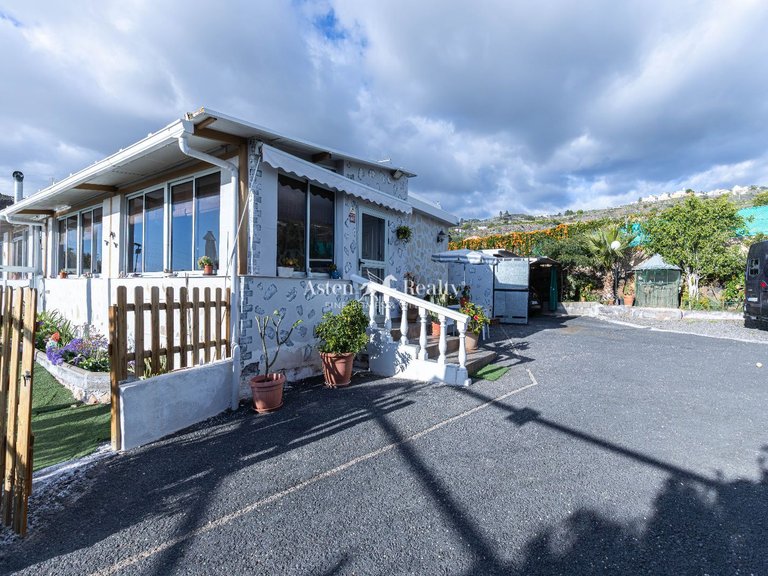 Villa for Sale in Guia De Isora, Tenerife 2