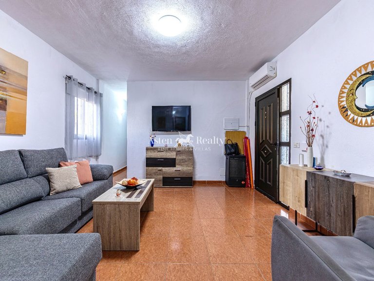 Villa for Sale in Guia De Isora, Tenerife 11