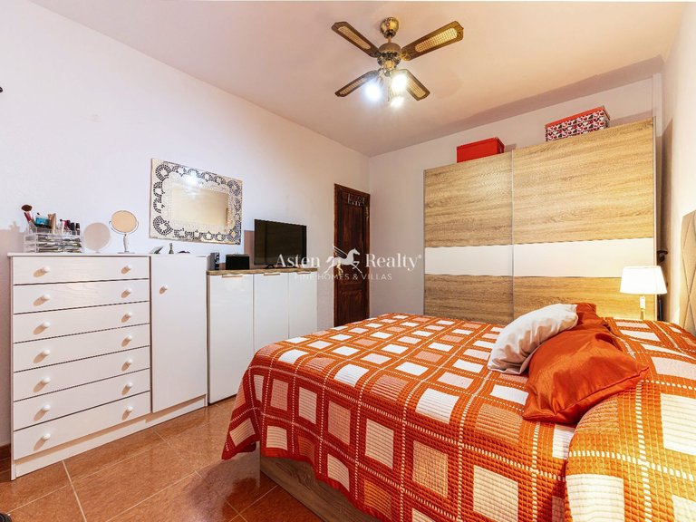 Villa for Sale in Guia De Isora, Tenerife 14