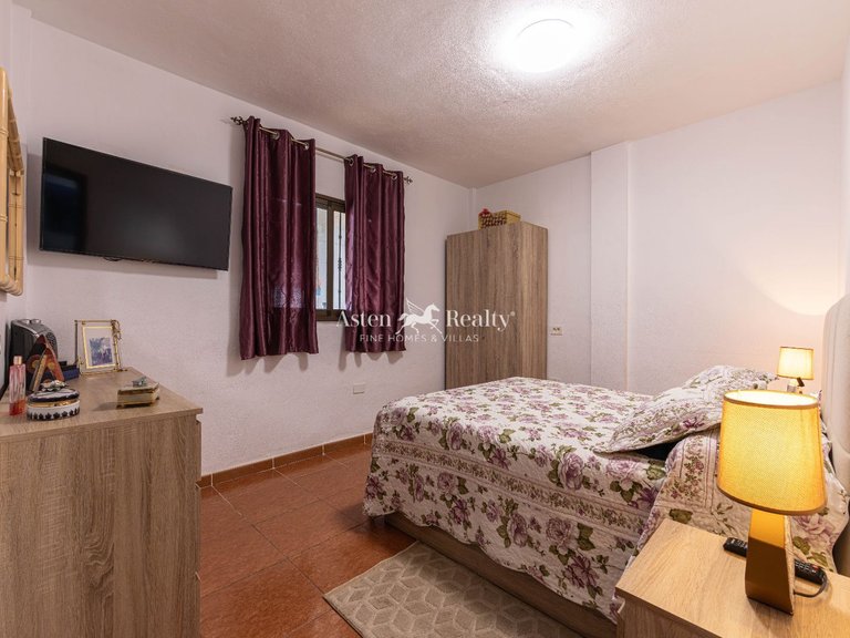 Villa for Sale in Guia De Isora, Tenerife 16