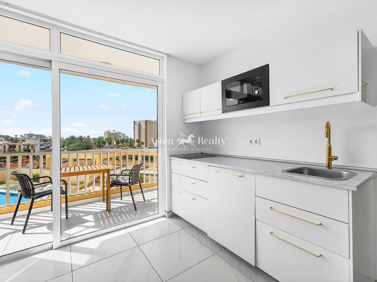 Apartment for Sale in Playa De Las Américas, Tenerife 12