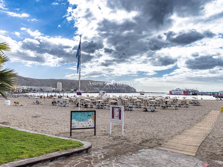Apartment for Sale in Playa De Los Cristianos, Tenerife 1