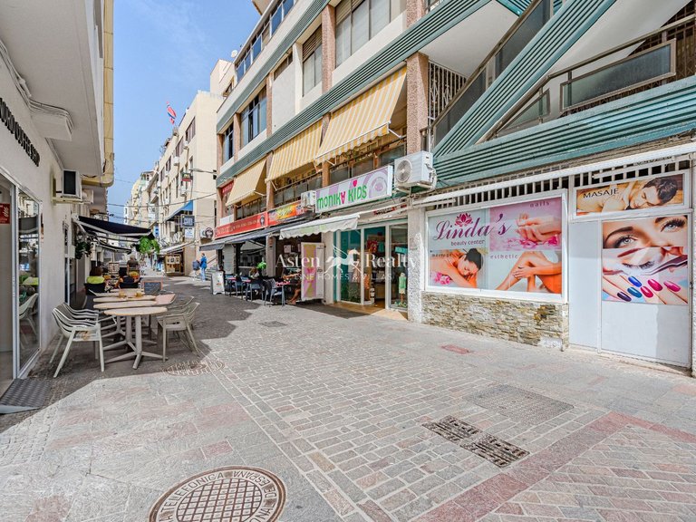 Apartment for Sale in Playa De Los Cristianos, Tenerife 28