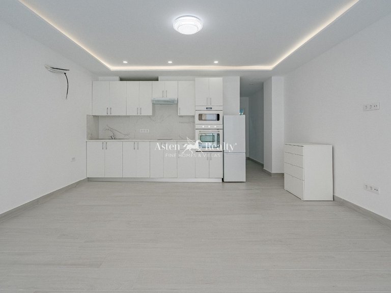 Apartment for Sale in Playa De Los Cristianos, Tenerife 8