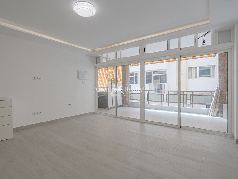 Apartment for Sale in Playa De Los Cristianos, Tenerife 10