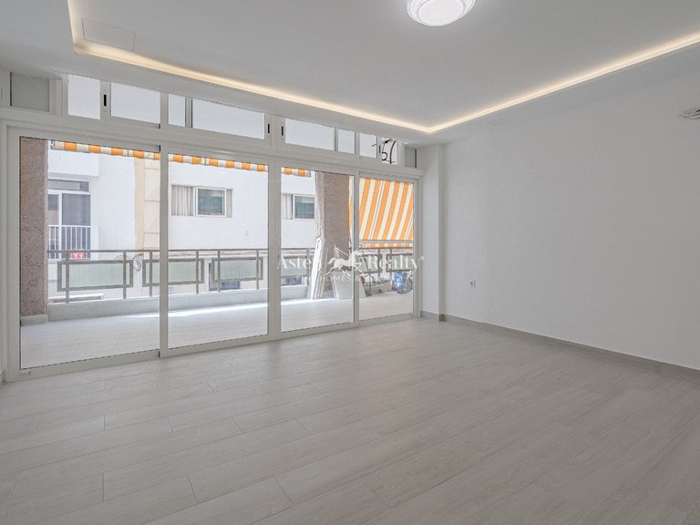 Apartment for Sale in Playa De Los Cristianos, Tenerife 11