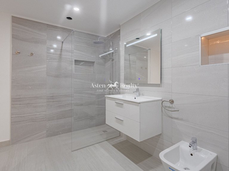 Apartment for Sale in Playa De Los Cristianos, Tenerife 23