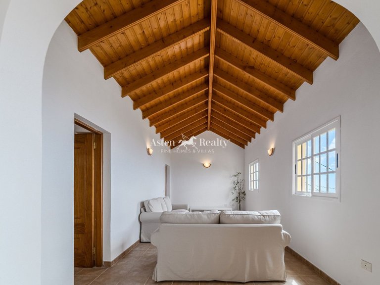 Villa for Sale in Vera De Erques, Tenerife 14