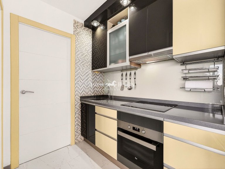 Apartment for Sale in Playa De Los Cristianos, Tenerife 8