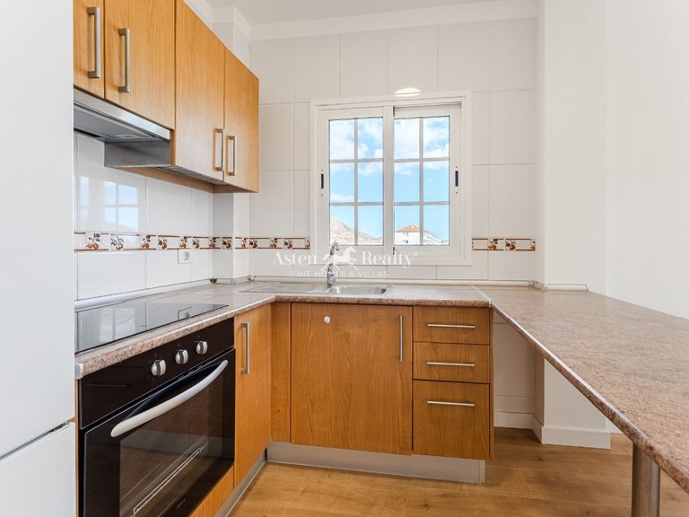 Penthouse for Sale in Palm-mar, Tenerife 6