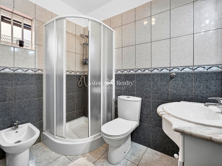 Town House for Sale in San Eugenio Alto, Tenerife 14