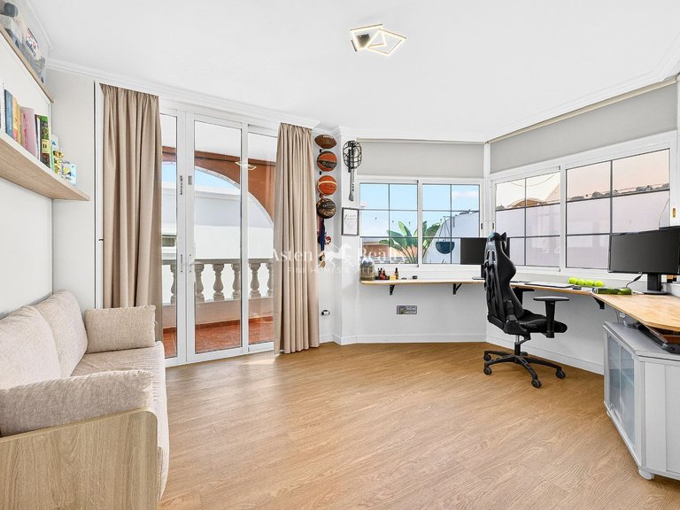 Town House for Sale in San Eugenio Alto, Tenerife 12