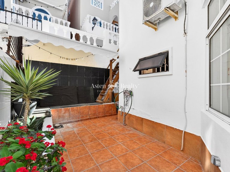 Town House for Sale in San Eugenio Alto, Tenerife 16