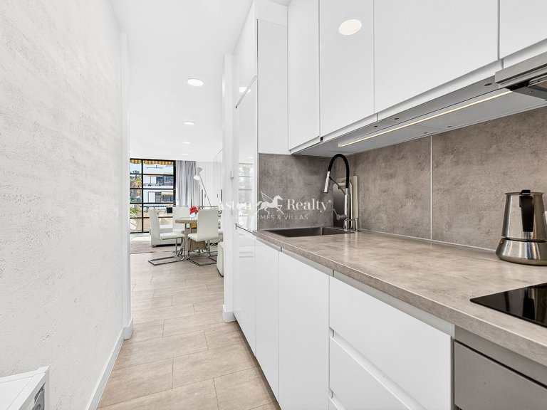 Apartment for Sale in Playa De Las Américas, Tenerife 8