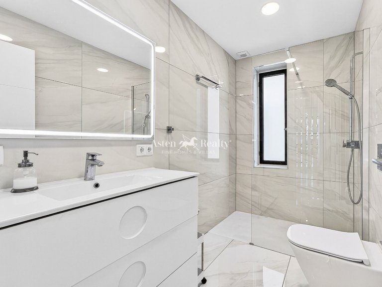 Apartment for Sale in Playa De Las Américas, Tenerife 15