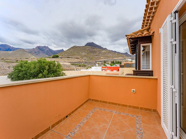 Villa for Sale in Torviscas Alto, Tenerife 21