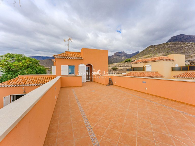 Villa for Sale in Torviscas Alto, Tenerife 33