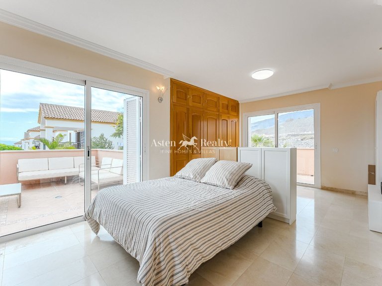Villa for Sale in Torviscas Alto, Tenerife 20