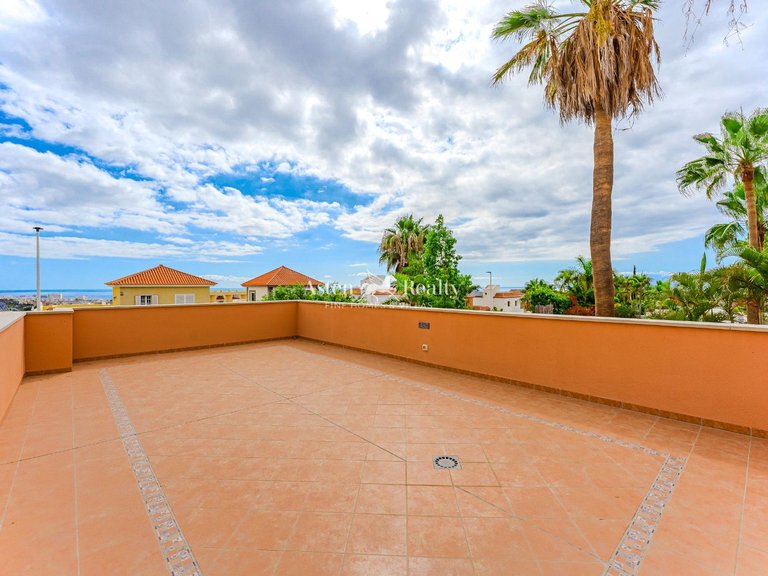 Villa for Sale in Torviscas Alto, Tenerife 32