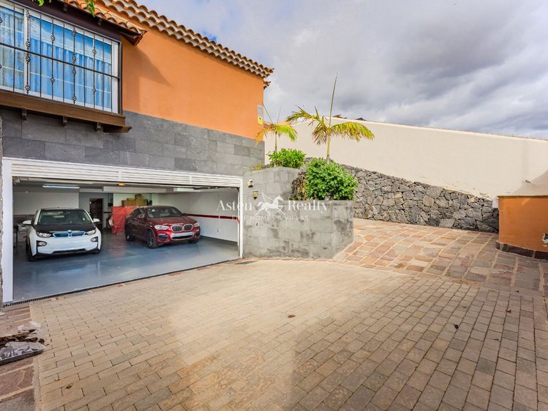 Villa for Sale in Torviscas Alto, Tenerife 5