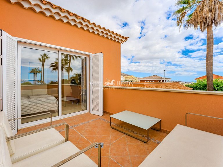 Villa for Sale in Torviscas Alto, Tenerife 35