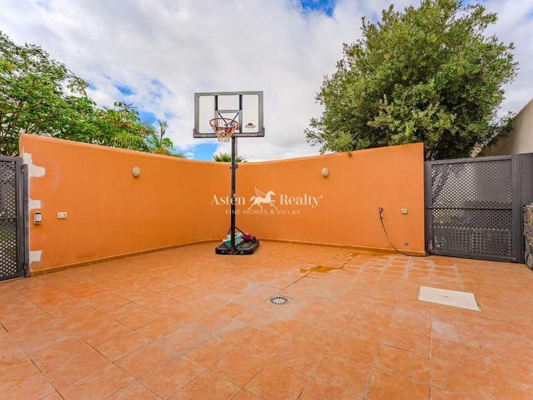 Villa for Sale in Torviscas Alto, Tenerife 40