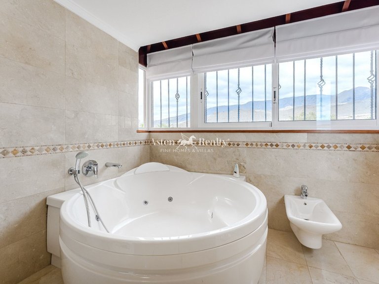 Villa for Sale in Torviscas Alto, Tenerife 24