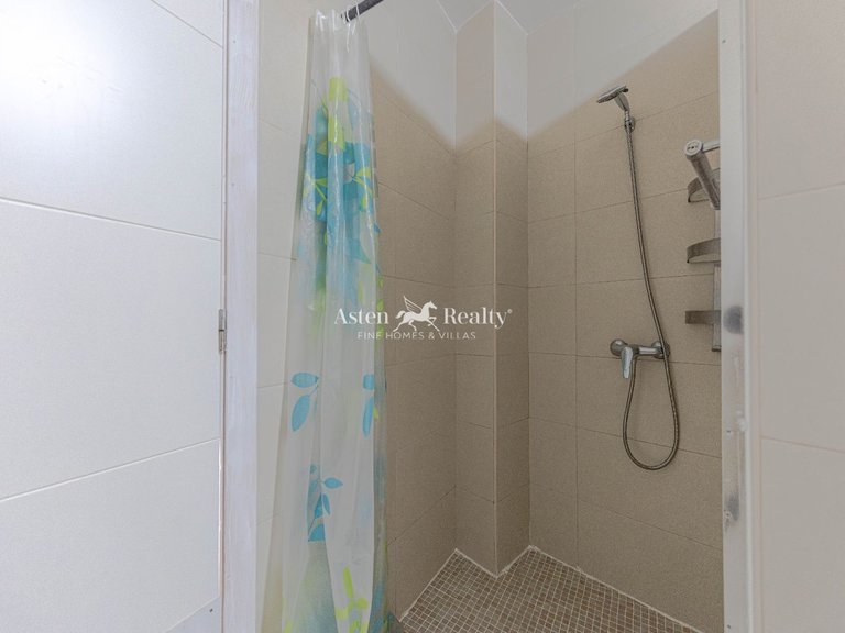 Apartment for Sale in Playa De Los Cristianos, Tenerife 16