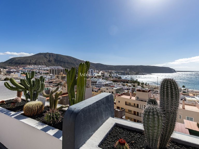 Apartment for Sale in Playa De Los Cristianos, Tenerife 2