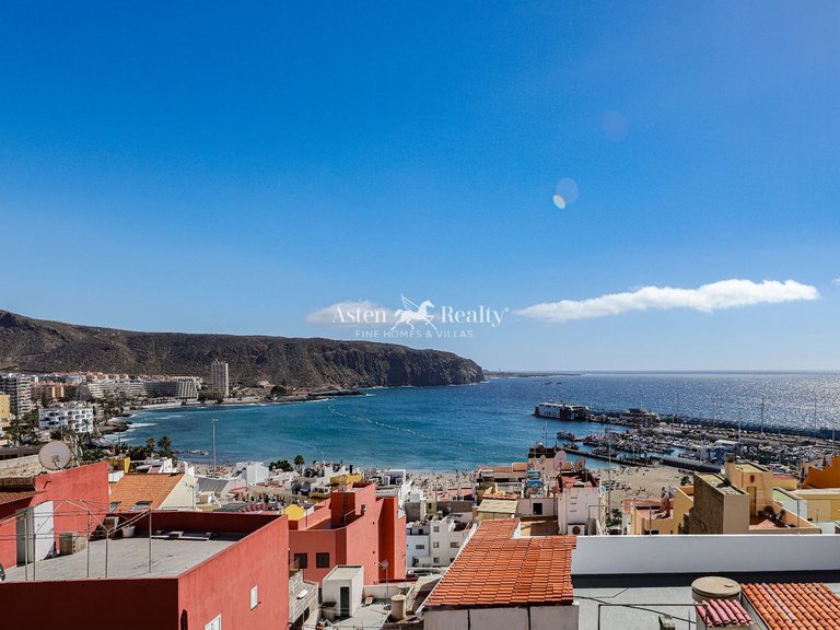 Apartment for Sale in Playa De Los Cristianos, Tenerife 18