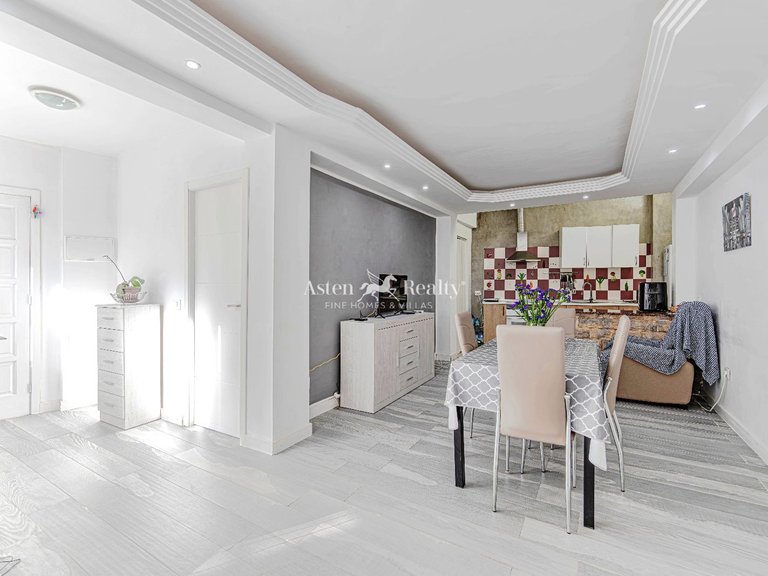 Apartment for Sale in Playa De Los Cristianos, Tenerife 6