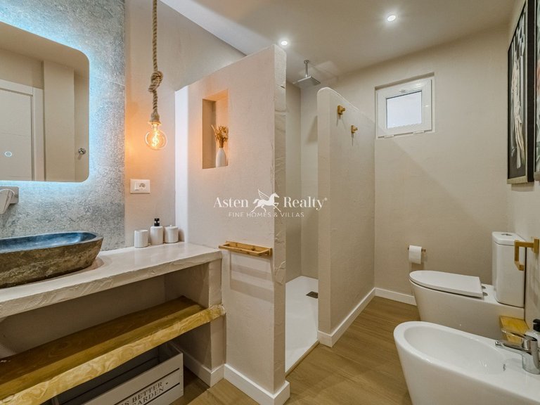 Villa for Sale in Chayofa, Tenerife 18