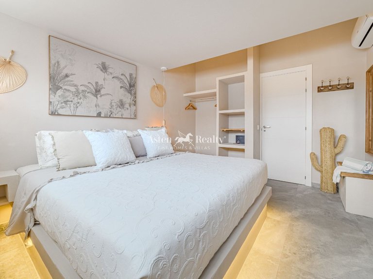 Villa for Sale in Chayofa, Tenerife 38