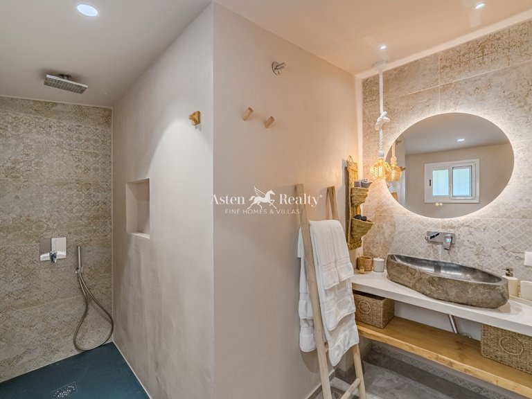 Villa for Sale in Chayofa, Tenerife 43