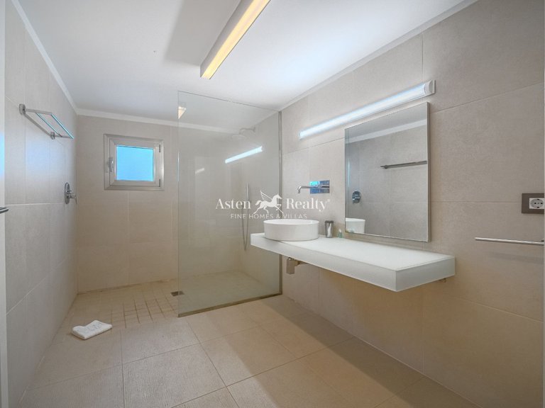 Villa for Sale in Torviscas Alto, Tenerife 36