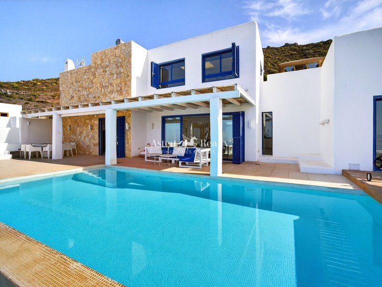Villa for Sale in Torviscas Alto, Tenerife 6