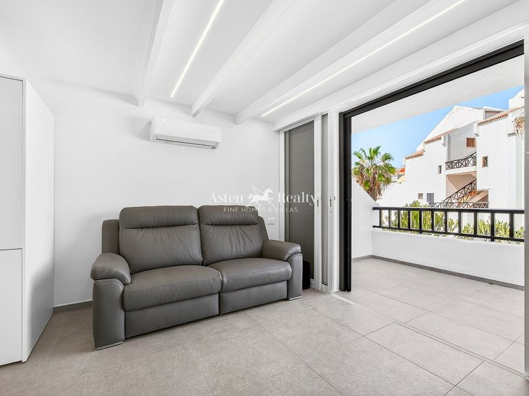 Penthouse for Sale in Playa De Las Américas, Tenerife 13