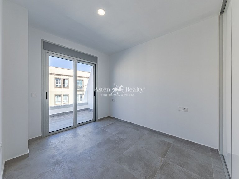 Apartment for Sale in Los Abrigos, Tenerife 8