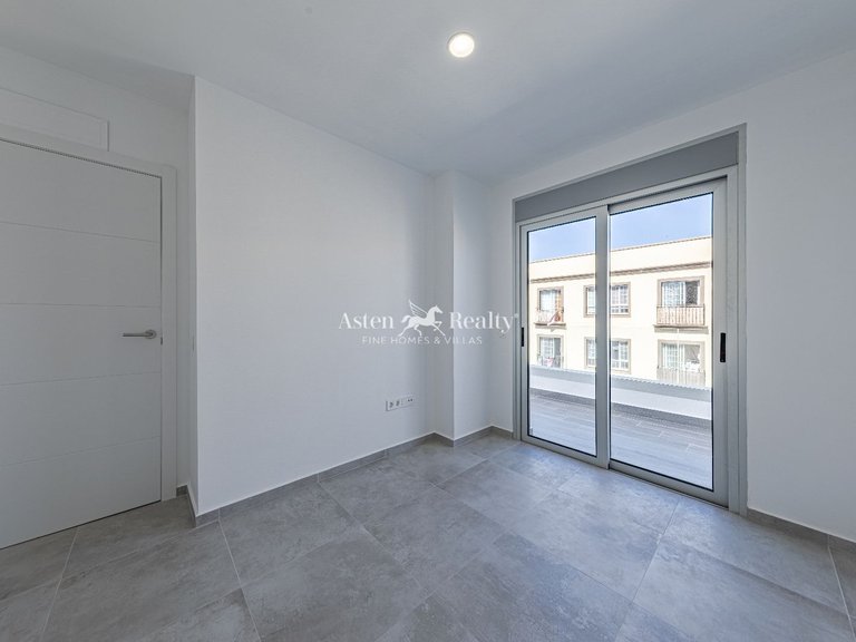 Apartment for Sale in Los Abrigos, Tenerife 9