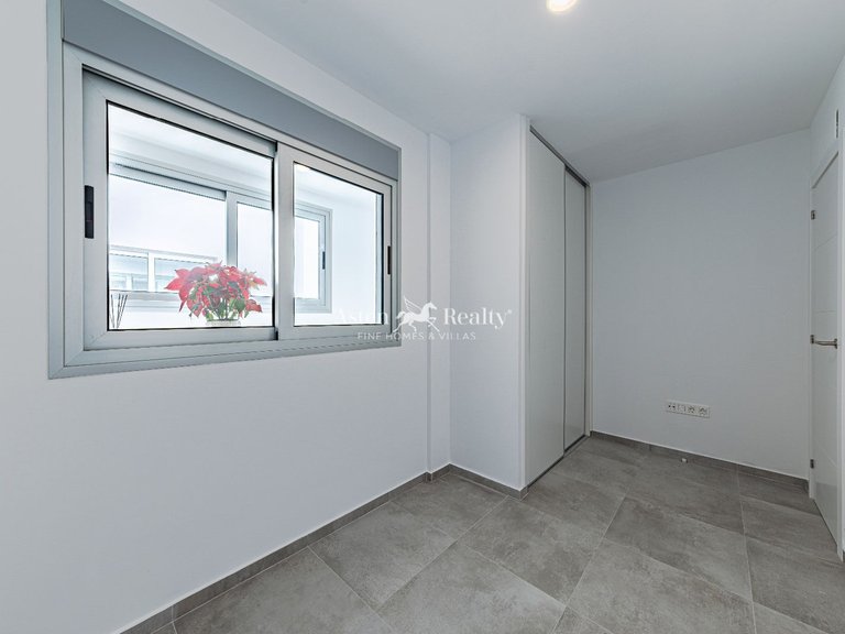 Apartment for Sale in Los Abrigos, Tenerife 12