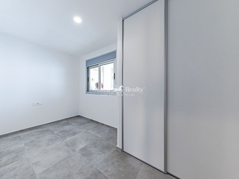 Apartment for Sale in Los Abrigos, Tenerife 13