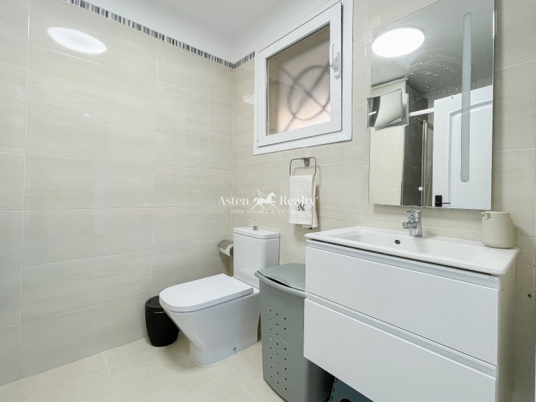 Apartment for Sale in Playa De Los Cristianos, Tenerife 20